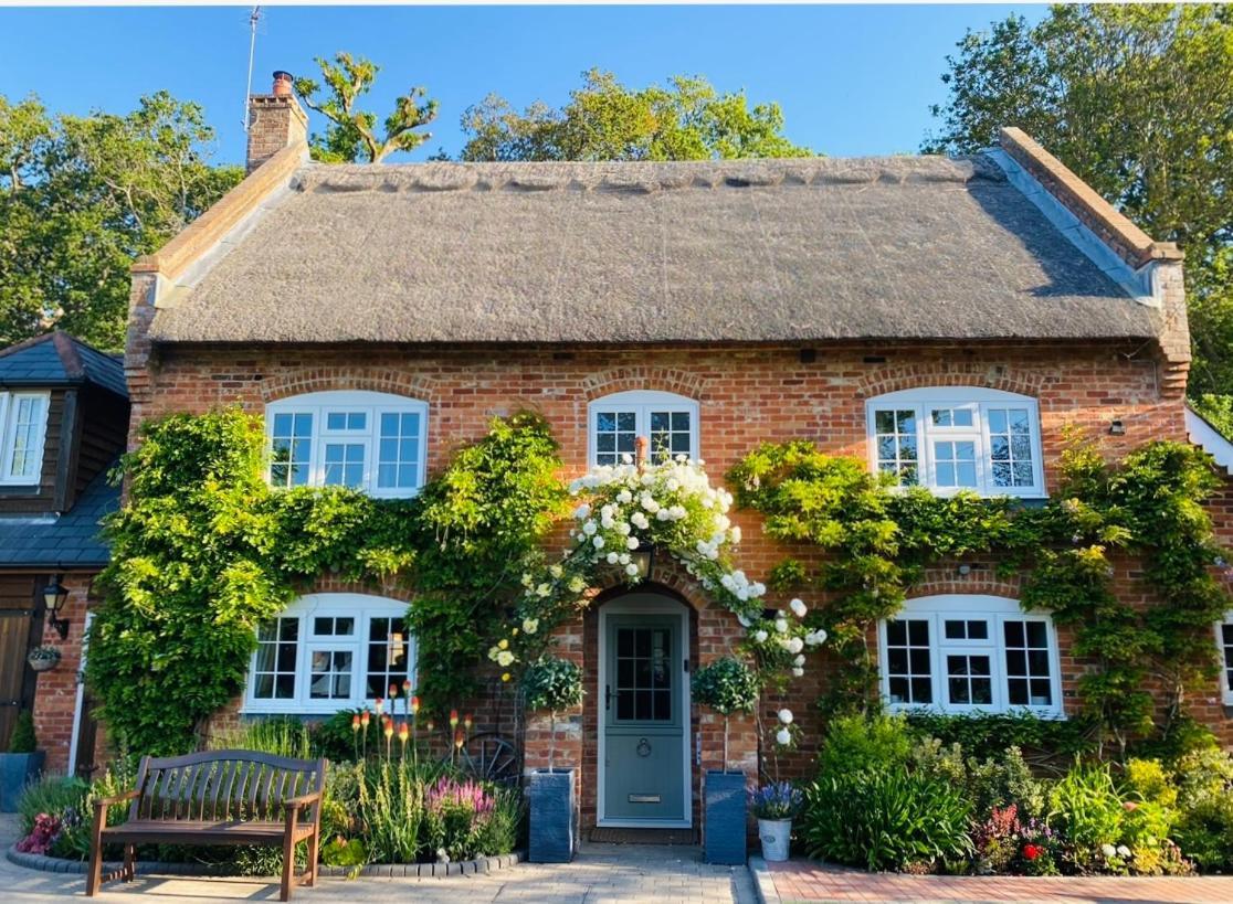 Little Woodside A Beautiful New Forest Self Contained Private Luxury Annexe New Milton Exterior photo